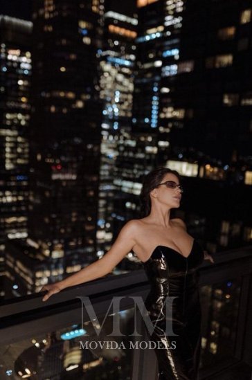 busty escorts high end upmarket travel GFE ARIANNA